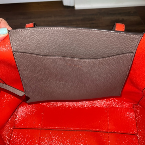 Tory Burch Perry Reversible Tote - Picture 8 of 16